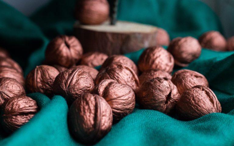 Орешки с предсказаниями